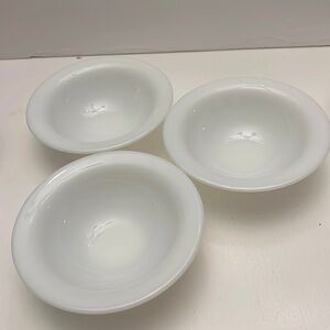 Vintage Pyrex 6 Inch Lipped cereal Bowls
